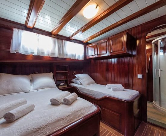 m/s Erato triple cabin