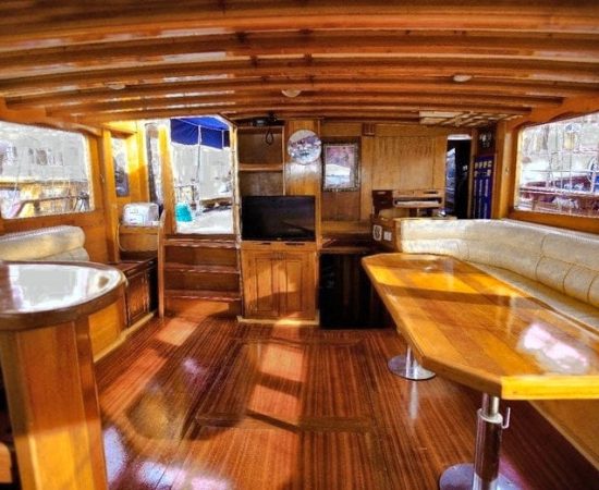 Kapetan Kosmas salon