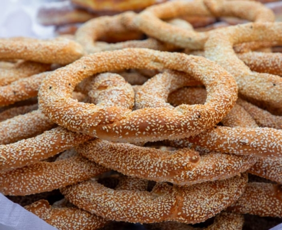 Buying "Koulouria" in Athens