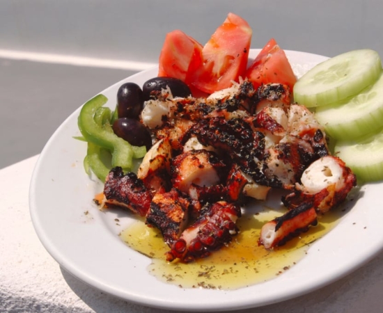 "Htapodaki ksidato"... Octopus with vinegar